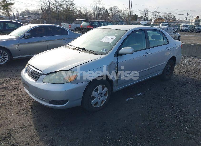 Photo 2 of 2005 Toyota Corolla LE (VIN 2T1BR32E25C419568)