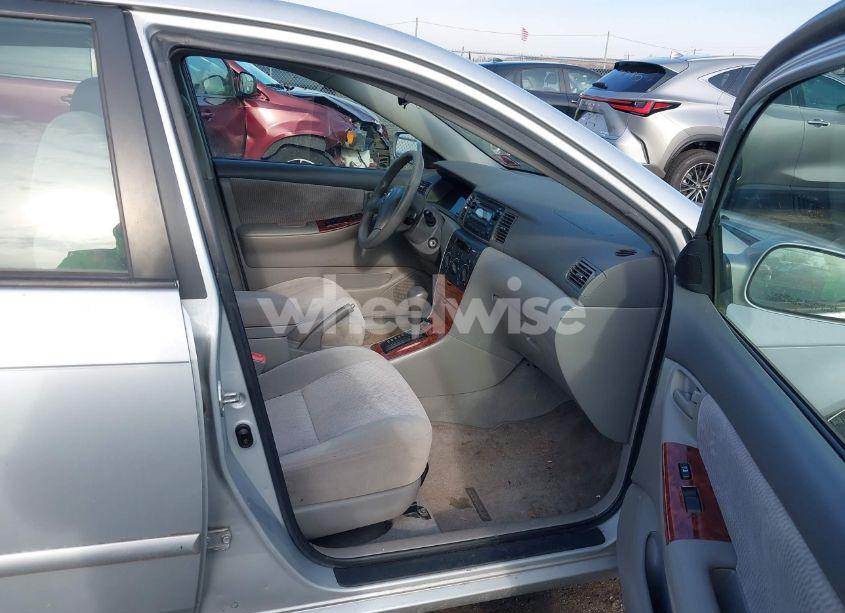 Photo 5 of 2005 Toyota Corolla LE (VIN 2T1BR32E25C419568)