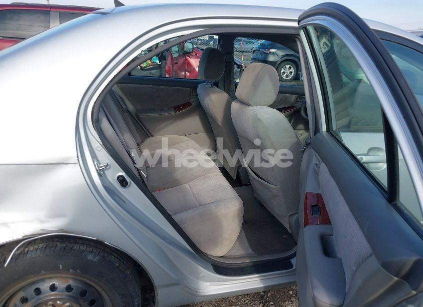 Photo 8 of 2005 Toyota Corolla LE (VIN 2T1BR32E25C419568)