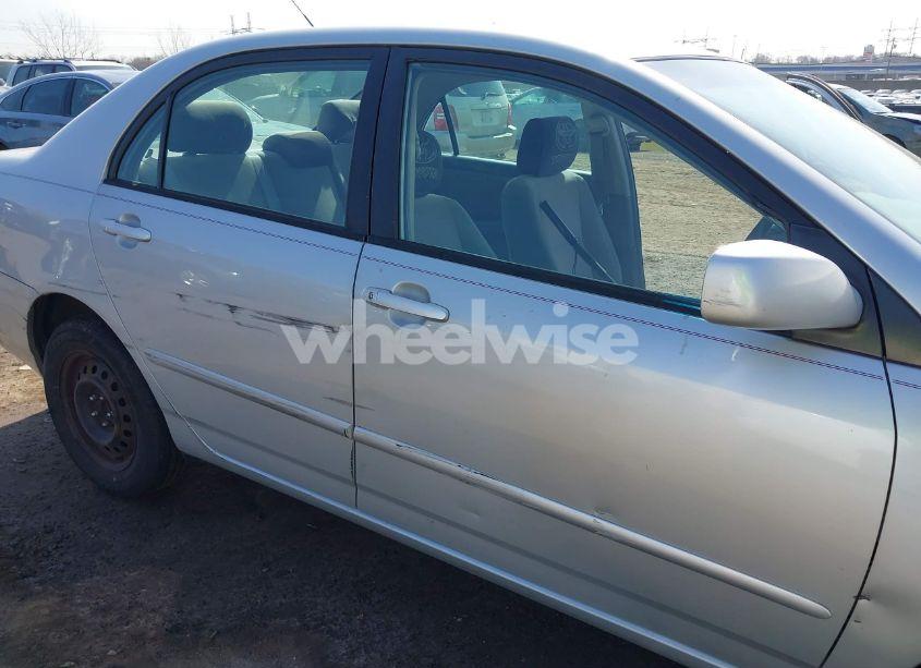 Photo 13 of 2005 Toyota Corolla LE (VIN 2T1BR32E25C429128)