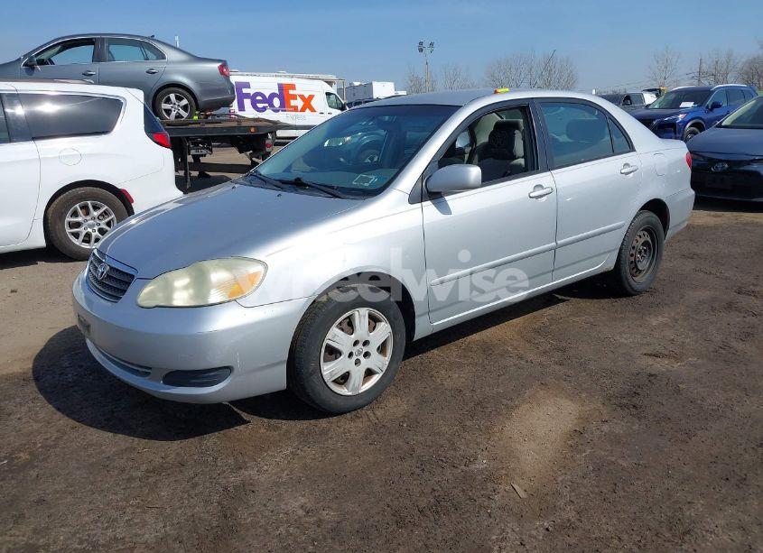 Photo 2 of 2005 Toyota Corolla LE (VIN 2T1BR32E25C429128)