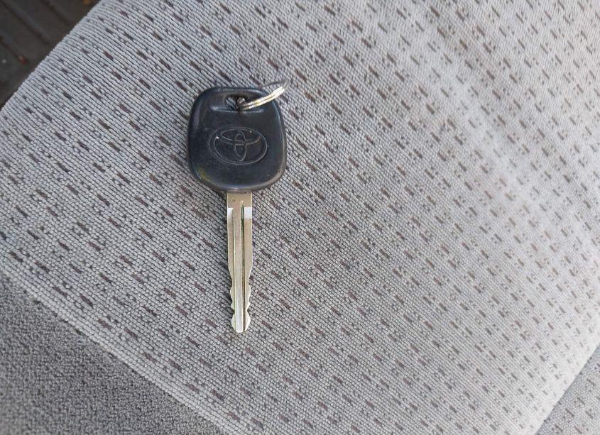 Photo 11 of 2005 Toyota Corolla CE (VIN 2T1BR32E25C467636)