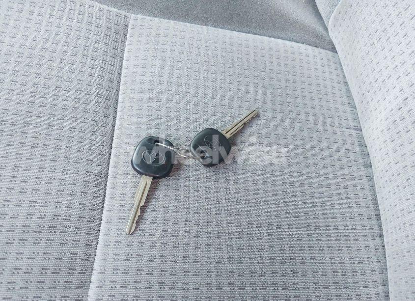 Photo 11 of 2005 Toyota Corolla CE (VIN 2T1BR32E25C492200)