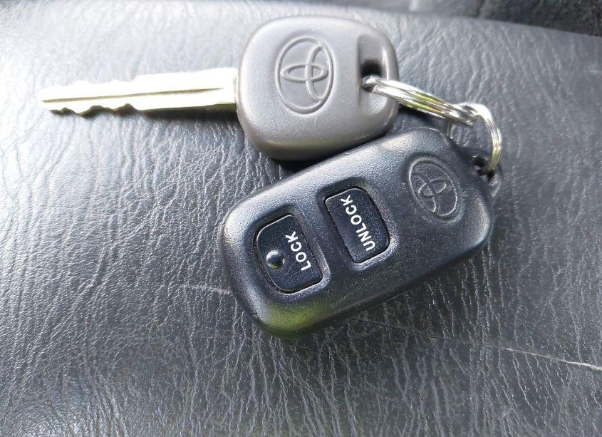 Photo 11 of 2005 Toyota Corolla S (VIN 2T1BR32E25C494223)