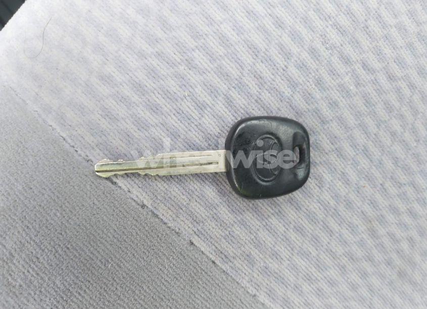 Photo 11 of 2005 Toyota Corolla LE (VIN 2T1BR32E25C497719)