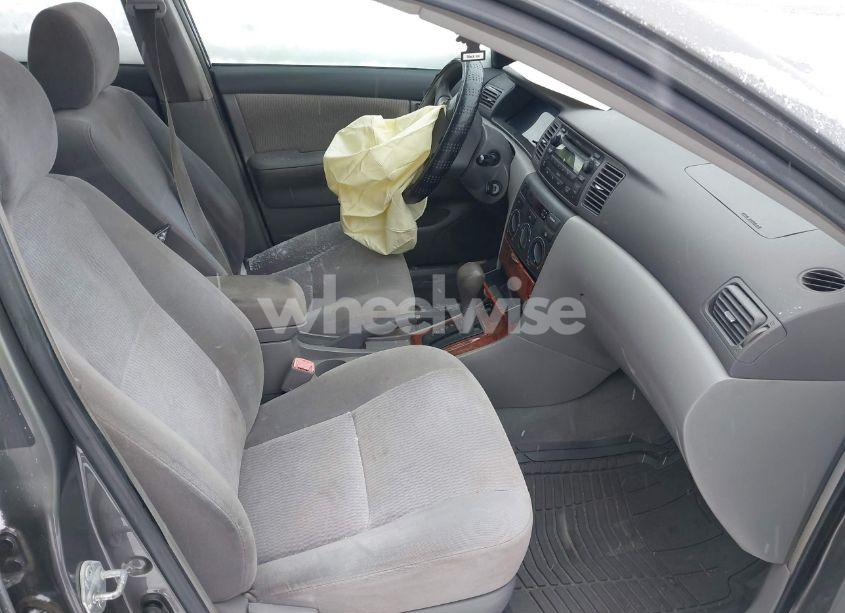 Photo 5 of 2005 Toyota Corolla LE (VIN 2T1BR32E25C497719)