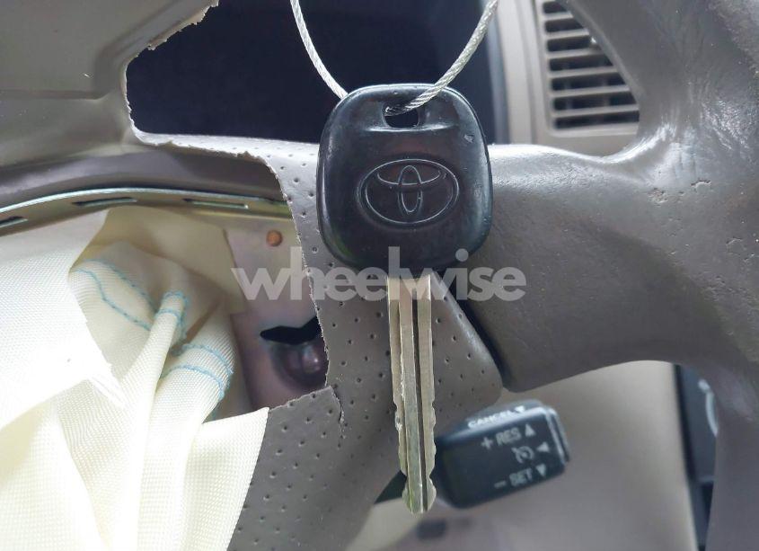 Photo 11 of 2005 Toyota Corolla LE (VIN 2T1BR32E25C551052)