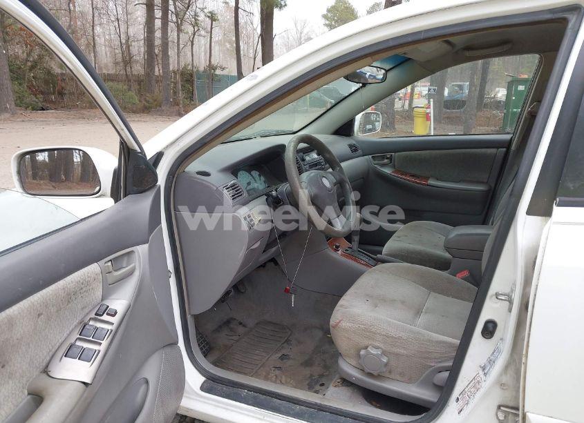 Photo 5 of 2004 Toyota Corolla LE (VIN 2T1BR32E34C279769)