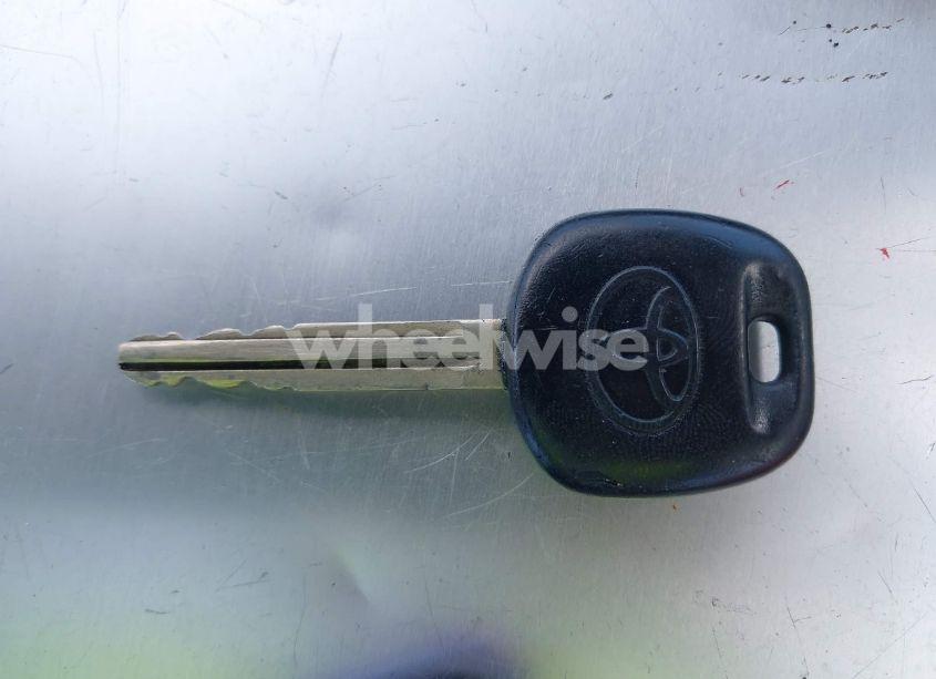 Photo 11 of 2005 Toyota Corolla CE (VIN 2T1BR32E35C322122)