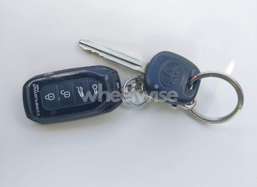 Photo 11 of 2005 Toyota Corolla S (VIN 2T1BR32E35C353287)