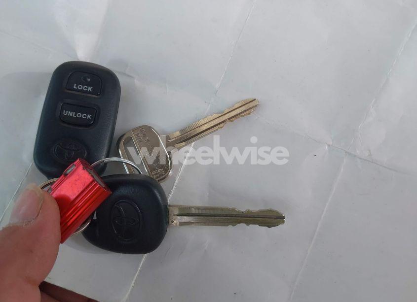 Photo 11 of 2005 Toyota Corolla CE/LE/S (VIN 2T1BR32E35C398097)