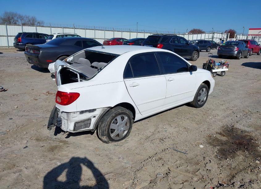 Photo 4 of 2005 Toyota Corolla LE (VIN 2T1BR32E35C457942)