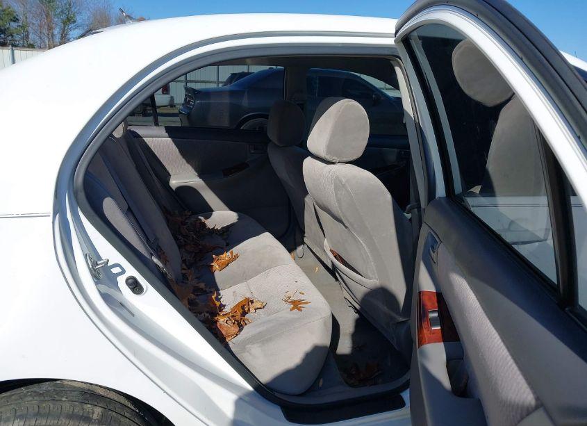 Photo 8 of 2005 Toyota Corolla LE (VIN 2T1BR32E35C457942)