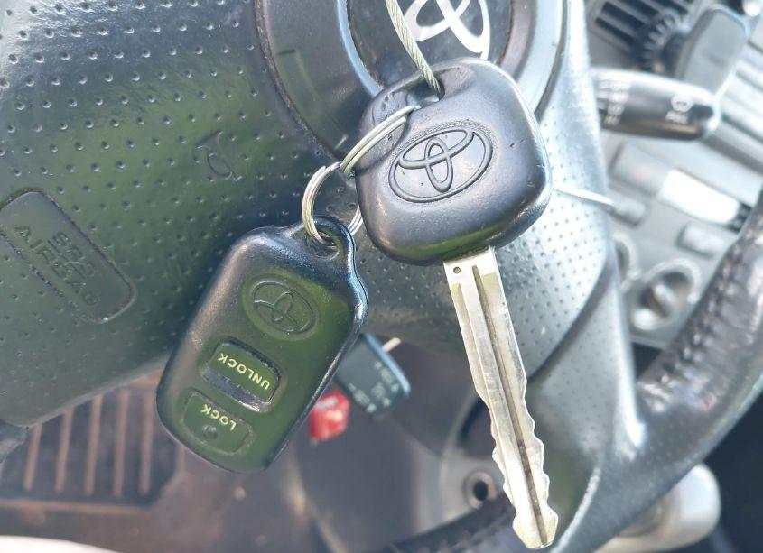 Photo 11 of 2005 Toyota Corolla CE/LE/S (VIN 2T1BR32E35C552646)