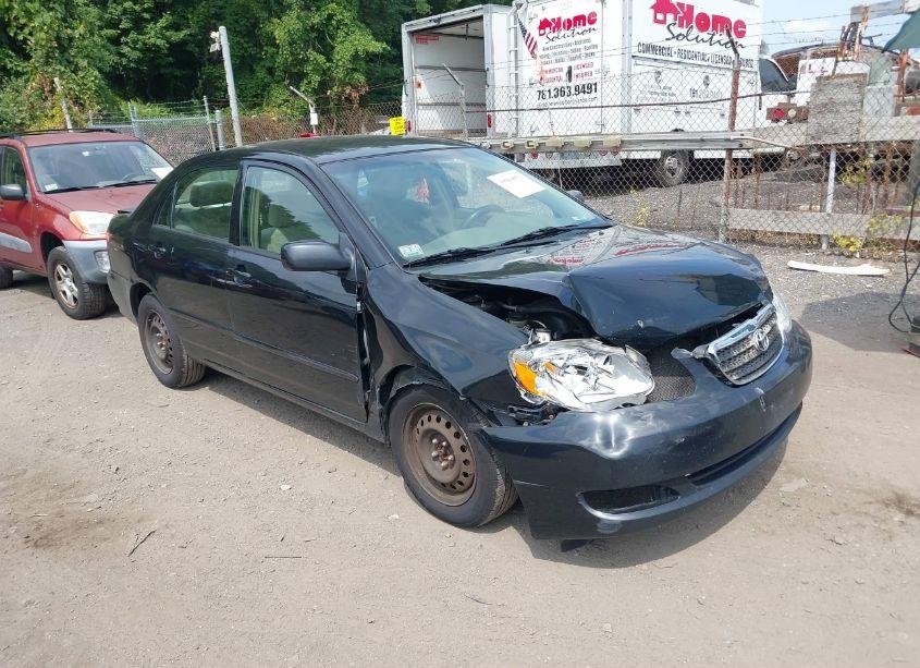 2005 Toyota Corolla LE (VIN 2T1BR32E45C325711) main photo