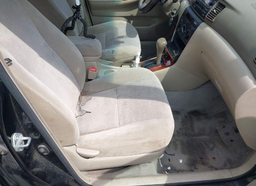 Photo 5 of 2005 Toyota Corolla LE (VIN 2T1BR32E45C325711)