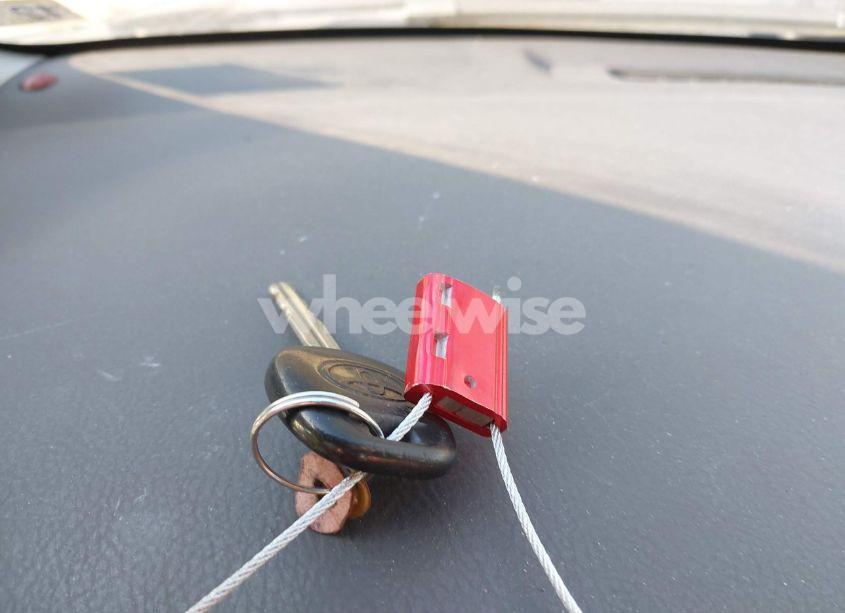 Photo 11 of 2005 Toyota Corolla CE (VIN 2T1BR32E45C472238)