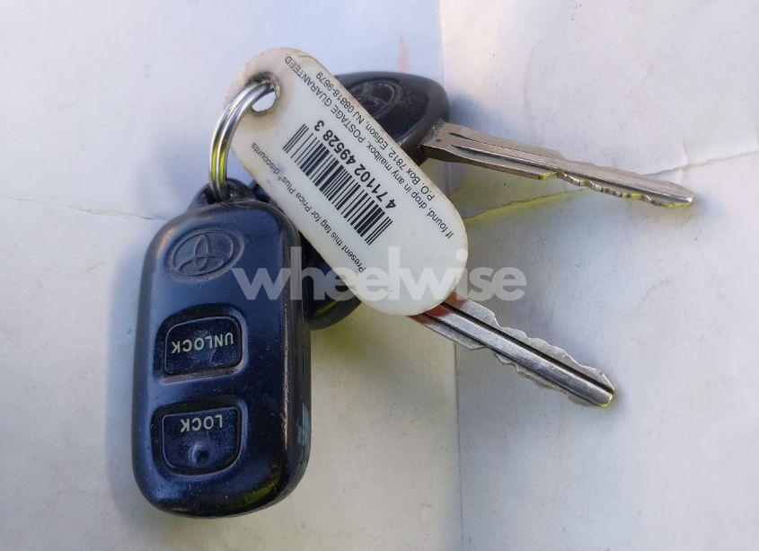 Photo 11 of 2005 Toyota Corolla LE (VIN 2T1BR32E45C485927)