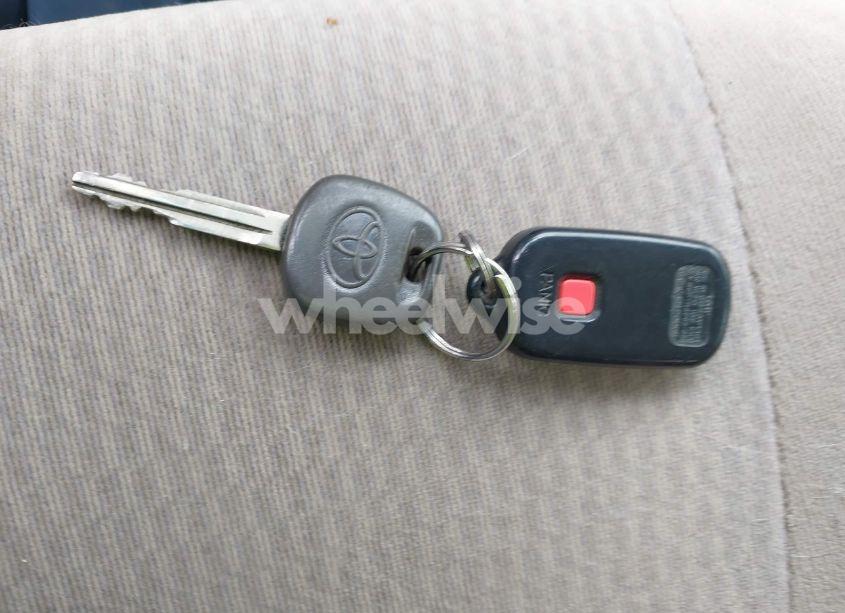 Photo 11 of 2005 Toyota Corolla LE (VIN 2T1BR32E45C553689)