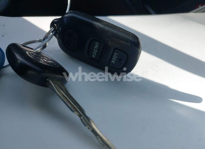 Photo 11 of 2005 Toyota Corolla S (VIN 2T1BR32E45C556849)