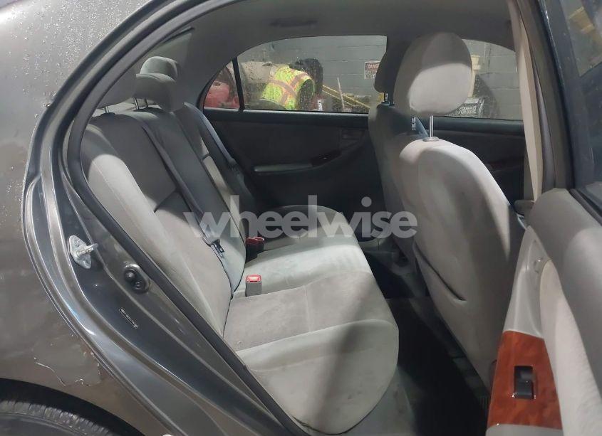 Photo 8 of 2007 Toyota Corolla LE (VIN 2T1BR32E47C843966)