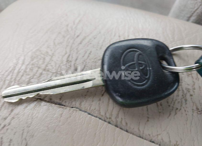 Photo 11 of 2005 Toyota Corolla CE (VIN 2T1BR32E55C443122)