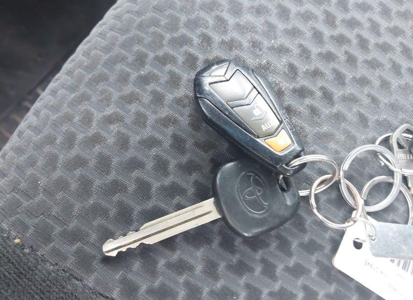 Photo 11 of 2005 Toyota Corolla S (VIN 2T1BR32E55C488075)