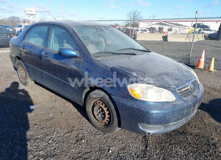 2005 Toyota Corolla LE (VIN 2T1BR32E55C497648) main photo
