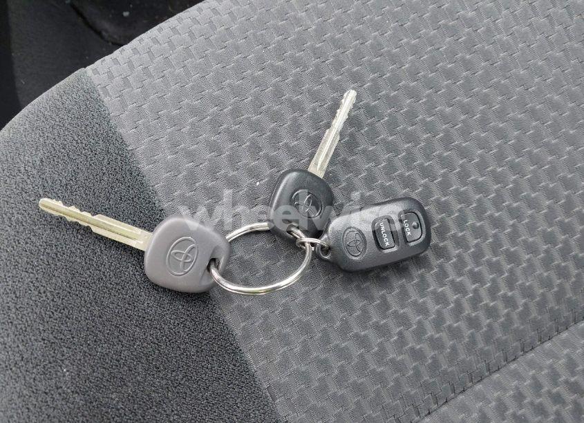 Photo 11 of 2005 Toyota Corolla S (VIN 2T1BR32E55C550249)