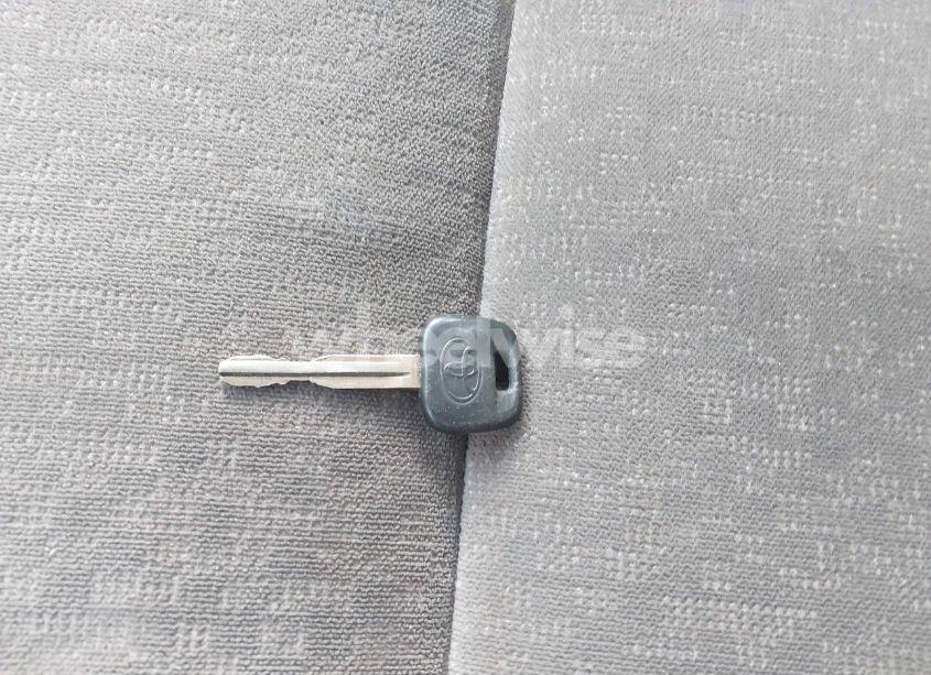 Photo 11 of 2004 Toyota Corolla CE (VIN 2T1BR32E64C222479)