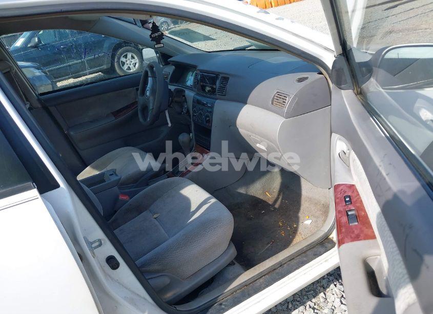 Photo 5 of 2004 Toyota Corolla LE (VIN 2T1BR32E64C235443)