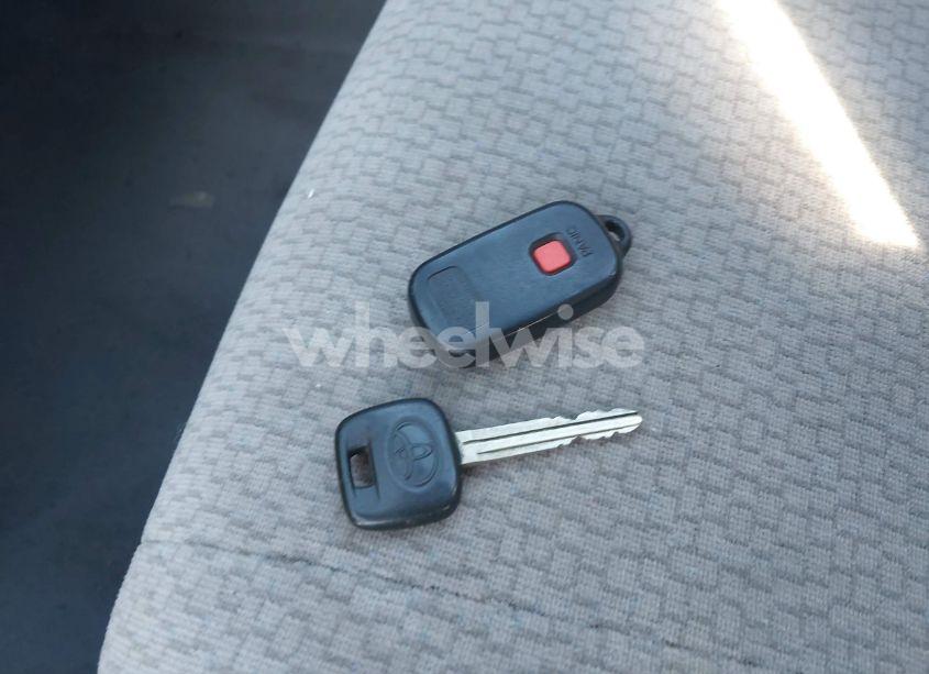 Photo 11 of 2004 Toyota Corolla LE (VIN 2T1BR32E64C302350)