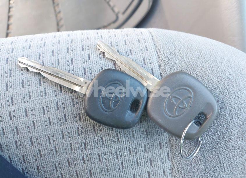 Photo 11 of 2005 Toyota Corolla CE (VIN 2T1BR32E65C379835)