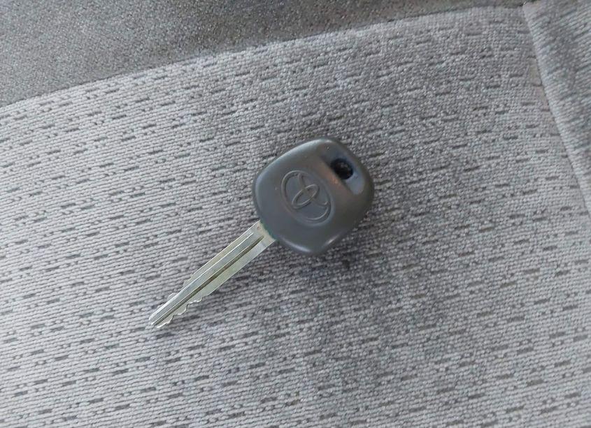 Photo 11 of 2005 Toyota Corolla CE (VIN 2T1BR32E65C394416)