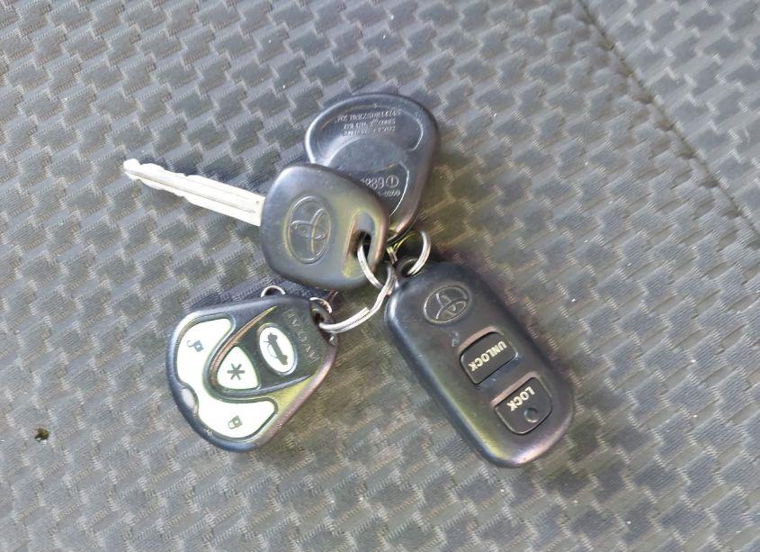 Photo 11 of 2005 Toyota Corolla S (VIN 2T1BR32E65C403812)