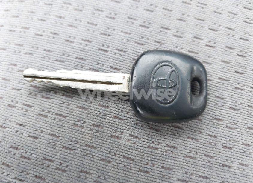 Photo 11 of 2005 Toyota Corolla CE (VIN 2T1BR32E65C501125)