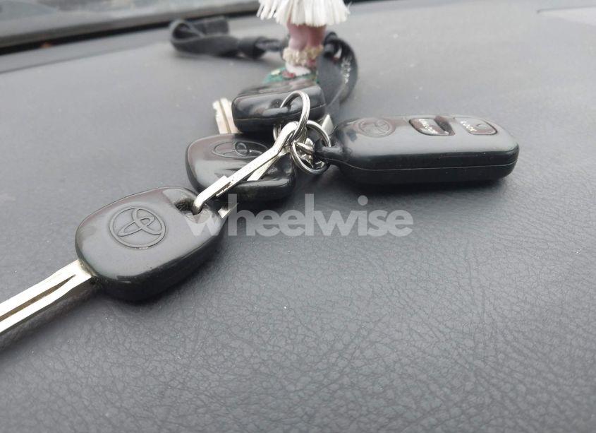 Photo 11 of 2006 Toyota Corolla S (VIN 2T1BR32E66C643976)