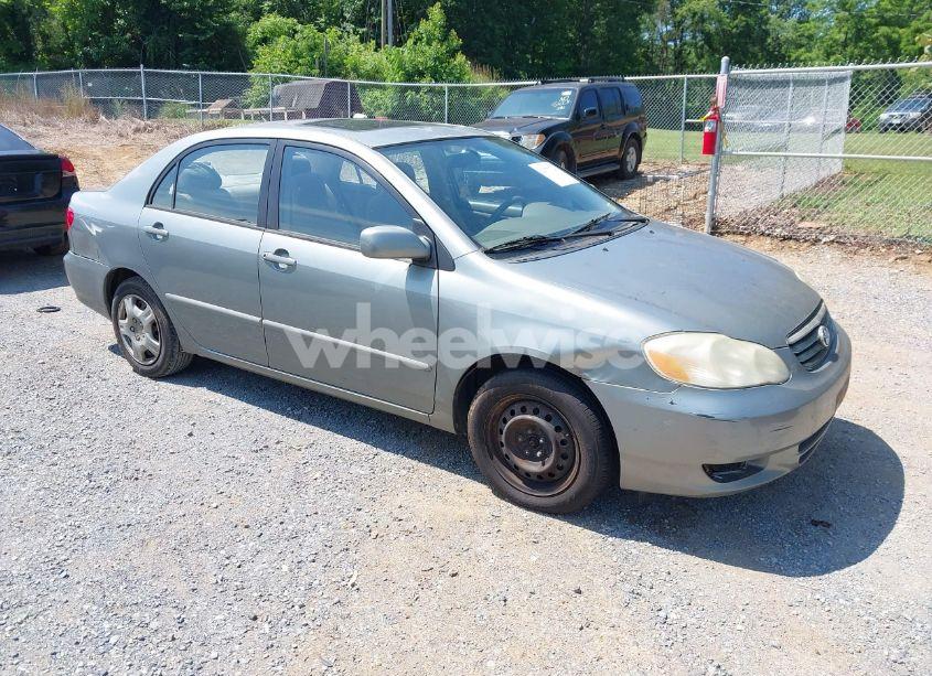 2004 Toyota Corolla LE (VIN 2T1BR32E74C174698) main photo