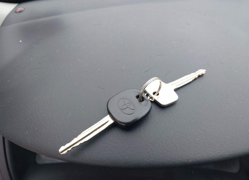 Photo 11 of 2005 Toyota Corolla S (VIN 2T1BR32E75C380766)