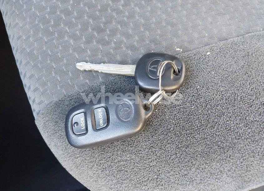 Photo 11 of 2005 Toyota Corolla S (VIN 2T1BR32E75C437614)