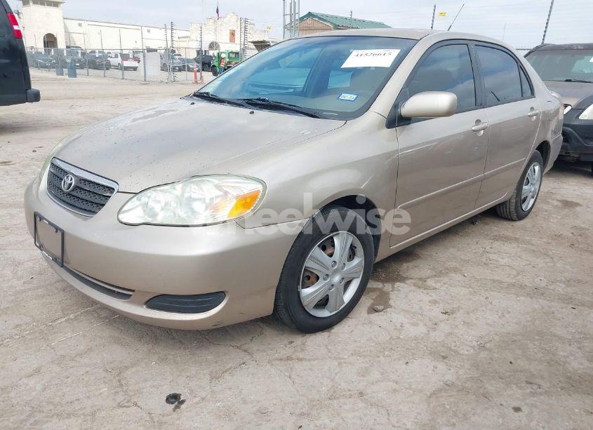 Photo 2 of 2005 Toyota Corolla LE (VIN 2T1BR32E75C467616)