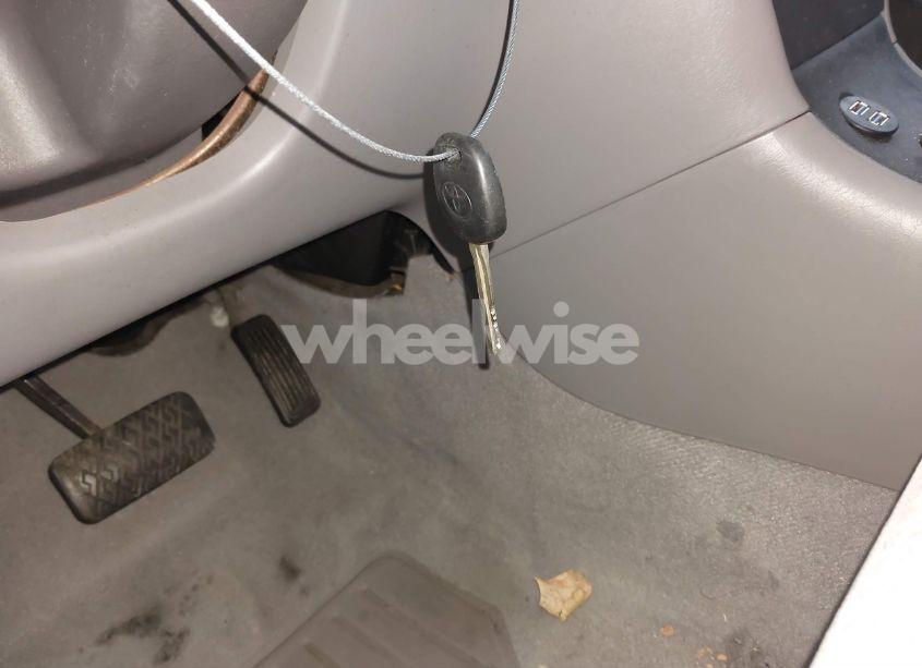 Photo 11 of 2005 Toyota Corolla CE (VIN 2T1BR32E75C551385)