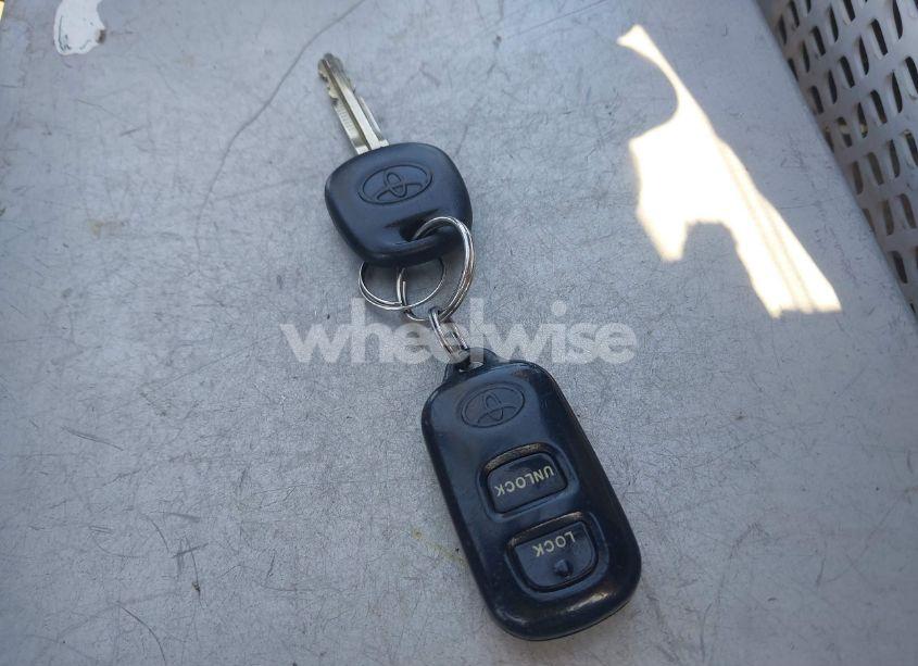 Photo 11 of 2007 Toyota Corolla S (VIN 2T1BR32E77C835733)