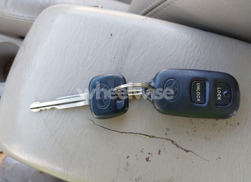 Photo 11 of 2003 Toyota Corolla LE (VIN 2T1BR32E83C102021)