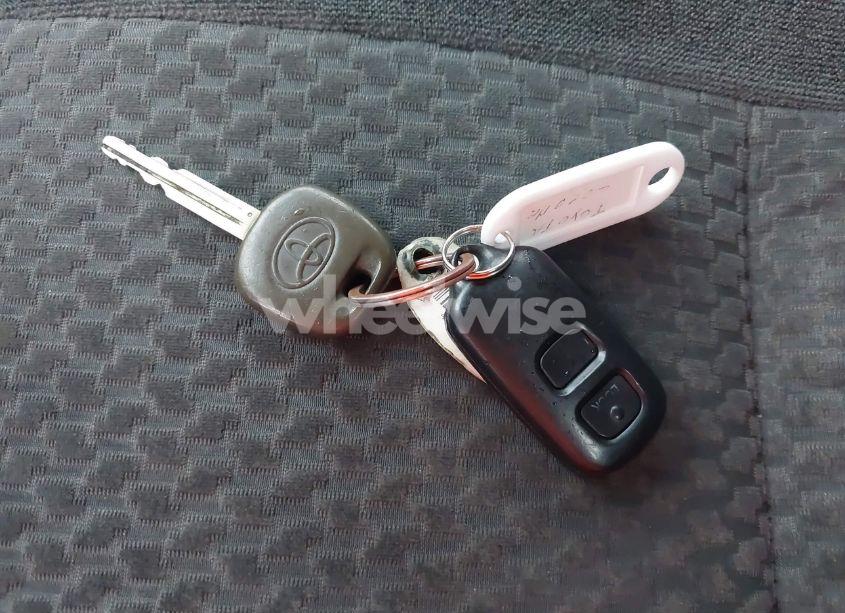 Photo 11 of 2005 Toyota Corolla S (VIN 2T1BR32E85C386124)