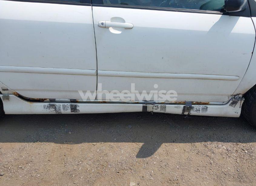 Photo 13 of 2006 Toyota Corolla S (VIN 2T1BR32E86C636270)