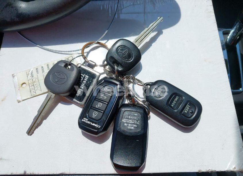 Photo 11 of 2007 Toyota Corolla S (VIN 2T1BR32E87C733969)