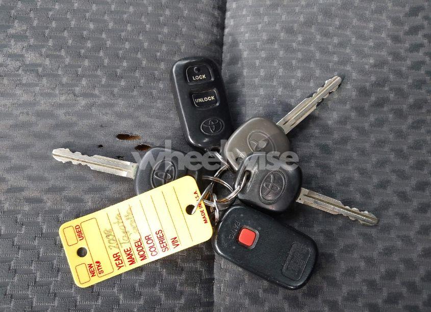 Photo 11 of 2008 Toyota Corolla S (VIN 2T1BR32E88C915219)