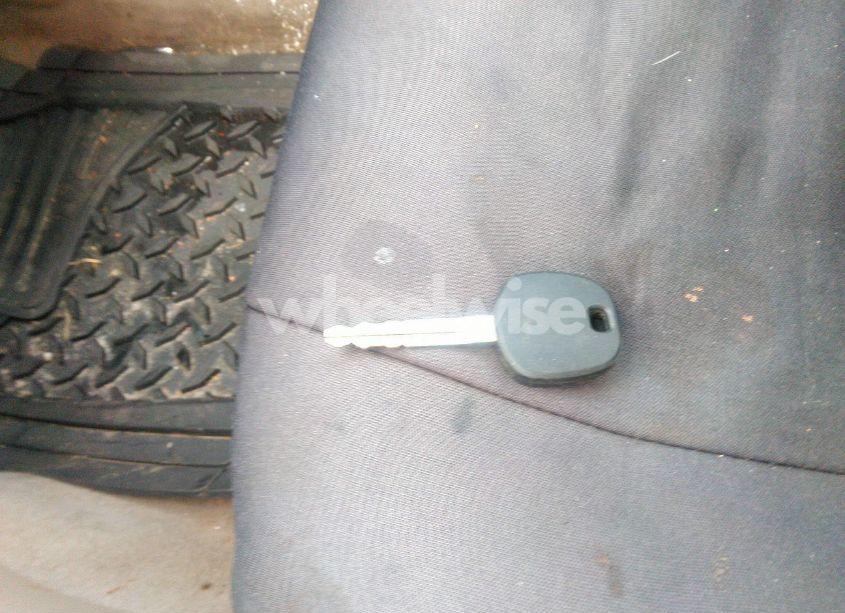 Photo 11 of 2005 Toyota Corolla LE (VIN 2T1BR32E95C452065)