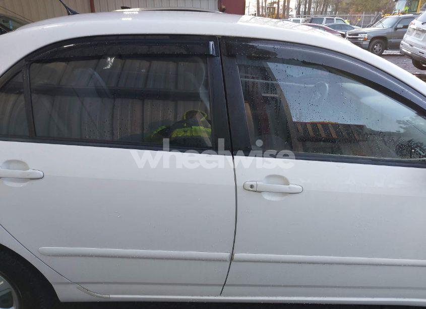 Photo 13 of 2005 Toyota Corolla LE (VIN 2T1BR32E95C483994)